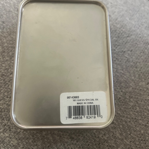 Vintage Guess watch storage tin - Picture 2 of 3